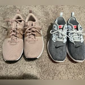 Women’s Nike Sneakers Set of 2